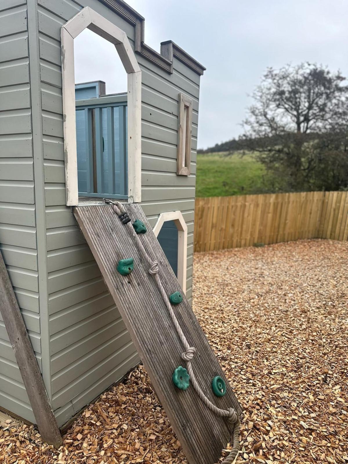 Firth View 2 - Country Escape With Sea Views Of Arran! *